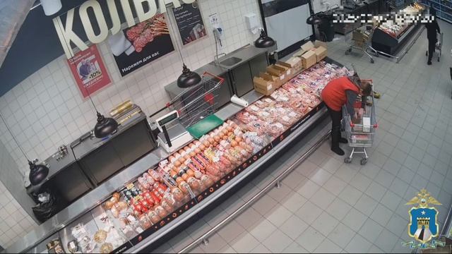 В Пятигорске мужчина украл продукты в магазине на 12 тысяч рублей.