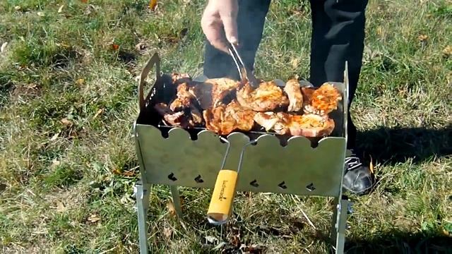 Пържоли на скара в/у сгъваемото BBQ