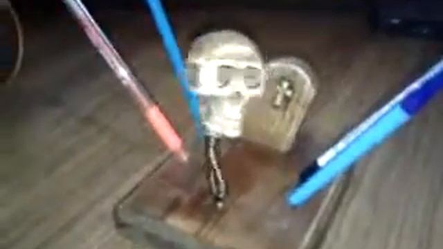 Копия видео "Подставка для ручек и карандашей в готическом стиле."