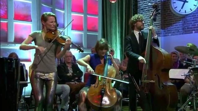 Fuse - Mr. Black - Tom Trapp - Podium Witteman 6 september 2015