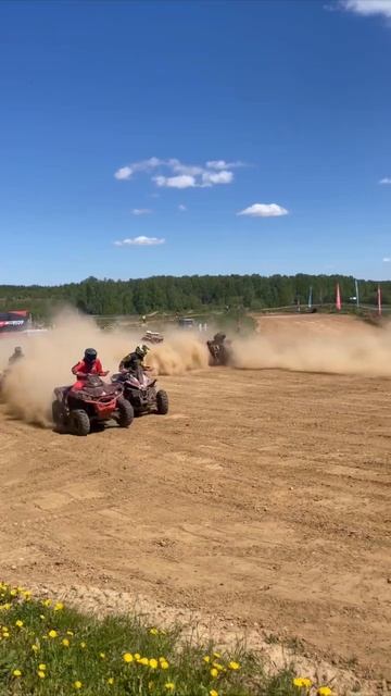 Авария на квадроцикле на первых секундах гонки #квадроцикл #sports #crash #atv #shorts #shortvideo