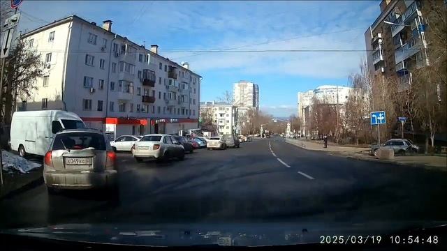 Движение против направления одностороннего движения запрещено