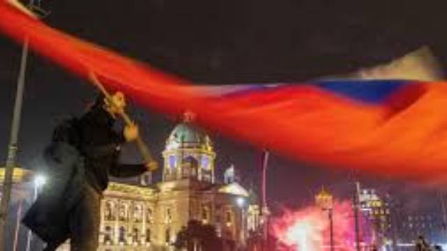 Сербия парламент принял отставку правительства.