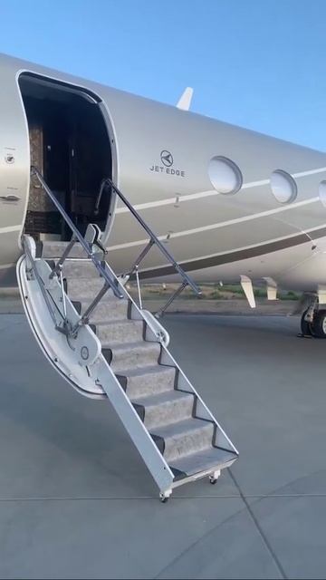 ⚙️ Механизм раскладывания трапа и красивый вид!