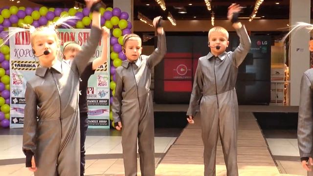 Kids Fashion show и Королева Весны -"Star kids"- Інопланетяне