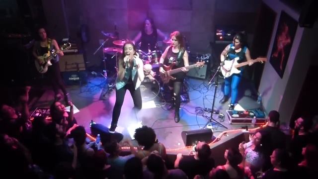Iron Ladies - Wasting Love (Live Paulistânia Bar/SP)