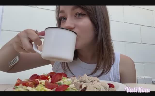 Mukbang | Мукбанг овощной салат и отварное мясо. ПП обед)