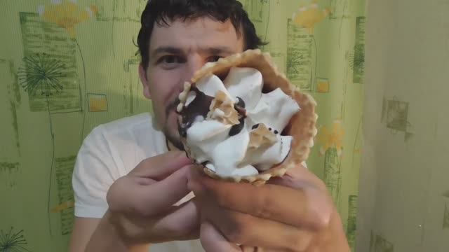 НОЧНОЙ ОБЖОР НА МОРОЖЕНОЕ САХАРНЫЙ РОЖОК ''ЛАКОМСТВО КОЛИБРИ''