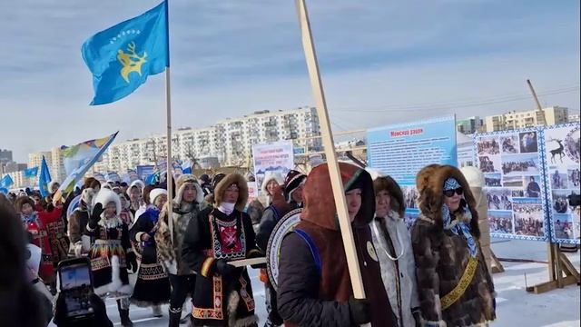 Алгыс и парад участников Республиканских Игр оленеводов на озере Сайсары 20.03.2025 г.