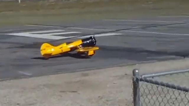 HMM RC Gee Bee 85 inch Maiden Flight 10-28-2010.avi