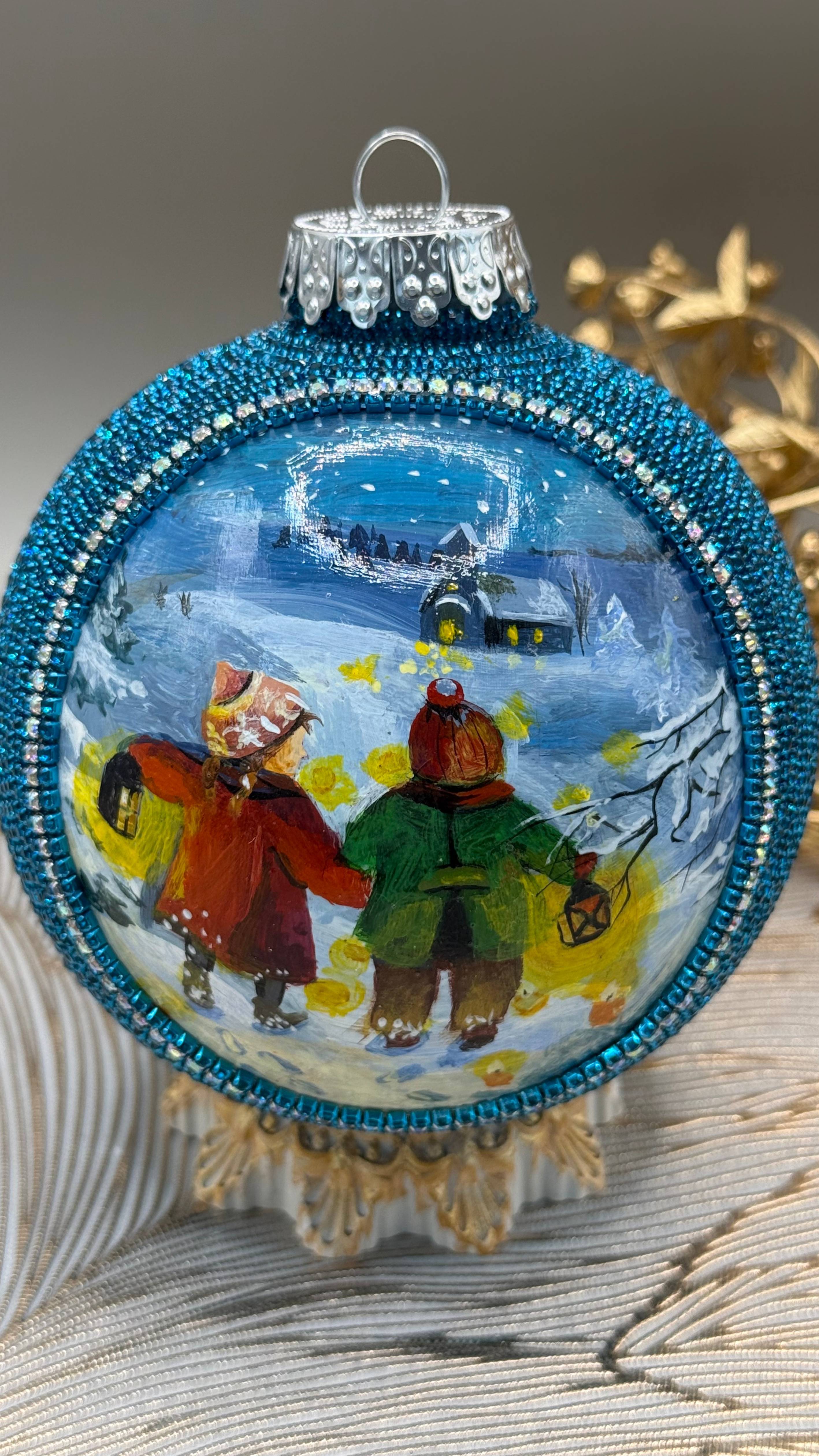 Ёлочный шар «Дети в Рождество»