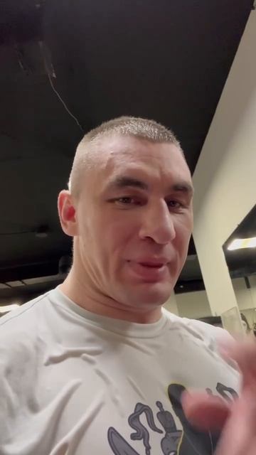 ⚡️Дмитрий Арышев поделился кадрами подготовки Влада Белаза к реваншу против Мясникова