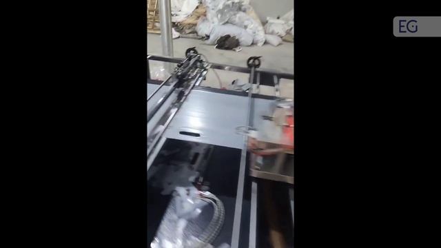 Видео работы станка для производства курьерских пакетов модель RT-S800