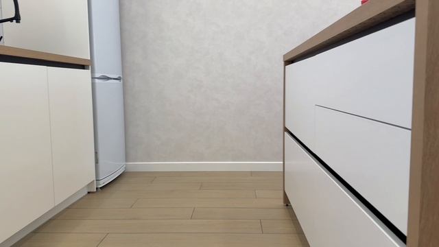 Светлая кухня с островом💛