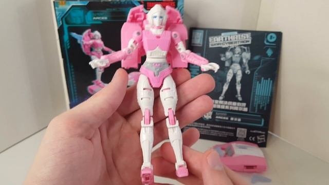 Transformers Earthrise Arcee - Действительно Привлекательный Трансформер! - [Трансфобзоры]