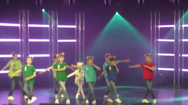 1708Планета_KIDS2020Белый кот