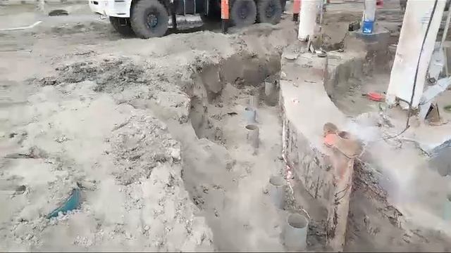 Устройство буронабивных сваи. Услуги бурения тел. +7 (985) 185-77-77.