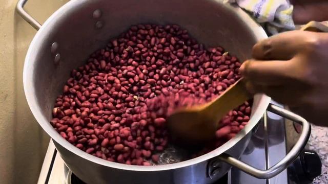 Easy Way To Make Roasted Pea Nuts  |Ground Nuts at Home .Miss Dee Ug.|Ebinyebwa.|#uganda .#Africa.