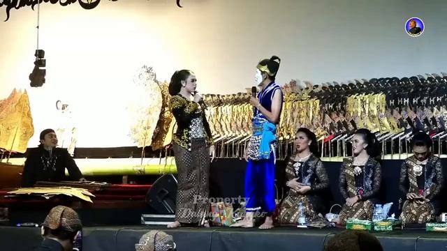 MASIH HANGAT NIKEN SALINDRI FEAT GARENG SEMARANG GAYENGG POLL... BAR DI HUJAT KOK MALAH LARA...