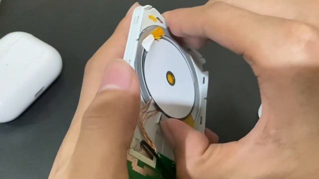 Fake iPhone MagSafe Battery Pack Teardown!