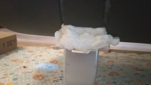 Ноги на железную ванну.