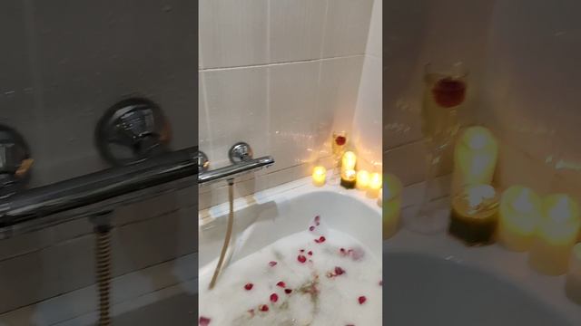Редкий релакс в ванной!🍸🍓