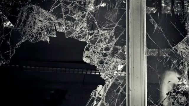 При атаке БПЛА в Энгельсе в двух детских садах и школе выбило окна.