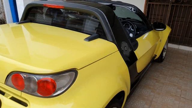 2020: smart Roadster with Roof Down