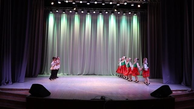 6. Румыния  - ансамбль Наследие