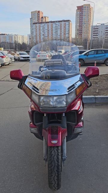 Меняем ветровое стекло на #goldwing #goldwing1500 #shorts