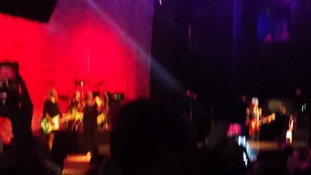 The Go Go's - Our Lips are Sealed  -  HOB  Boston  8/8/16