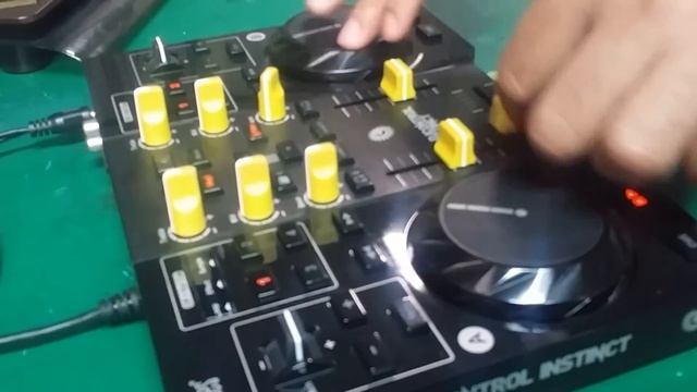 Scratch on Hercules DJControl Instinct with VirtualDJ Pro