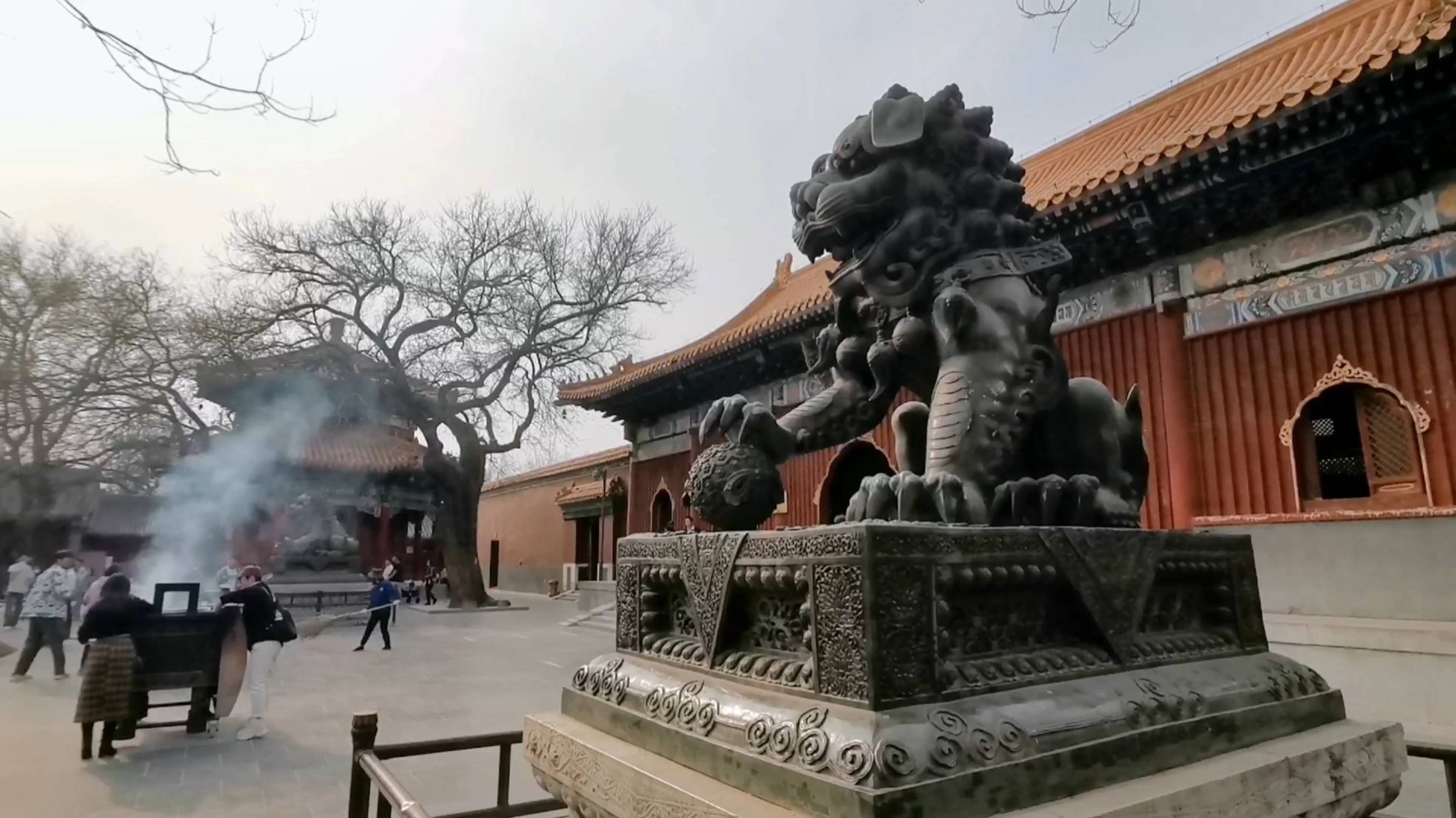 春天的北京. 故宮，胡同，雍和宮，白雲觀、Наши похождения по весеннему Пекину.