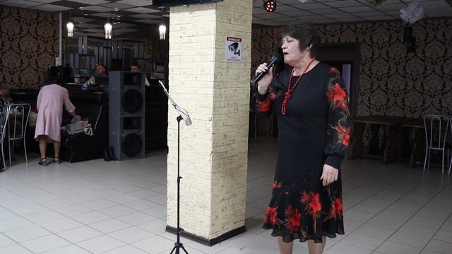 песня "Мужчины" поет Рогожникова Л.