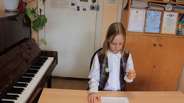 Кудряшова В. 3 кл. Алексеевская ДМШ. с. Алексеевка "Сам себе ударник"