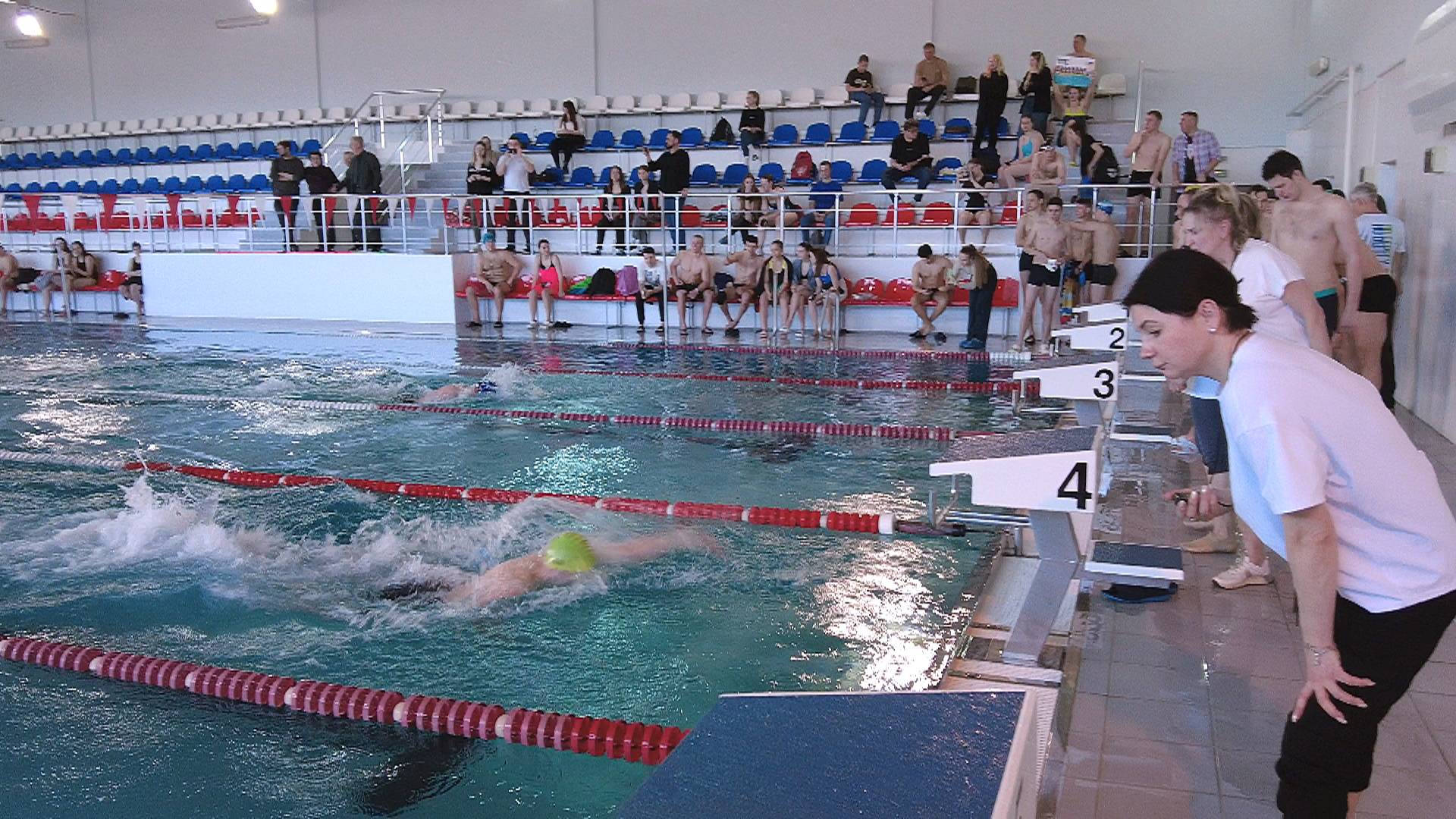 Соревнования по плаванию