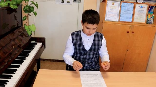 Ткаченко А. 4 класс. Алексеевская ДМШ. с. Алексеевка
"Сам себе ударник"