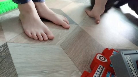 Играем вместе с Савелием 🍪 в парковку и в машины!