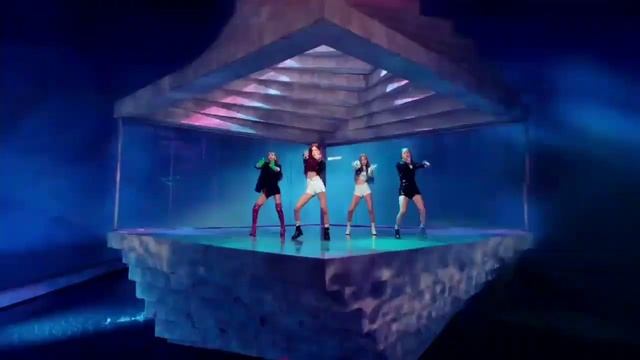BLACKPINK - '뚜두뚜두 (DDU-DU DDU-DU)
but every time they touch their hair it gets faster