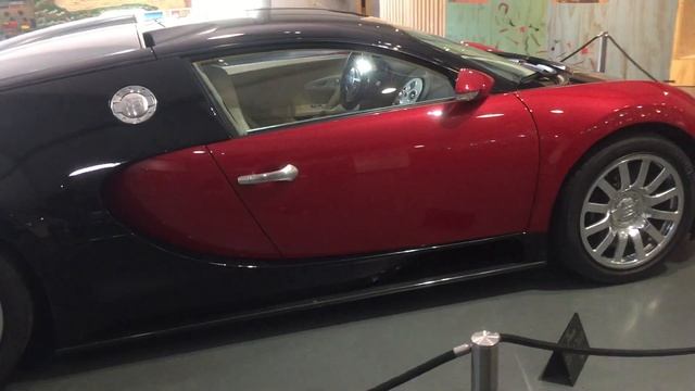 布加迪威龙 EB 16.4 (Bugatti Veyron EB 16.4) -  2008年全球只售出71辆最高时速407公里/小时澳洲最快量产车法，国顶级超跑车。