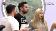Οι σπουδαστές κάνουν πρόβα το τραγούδι έναρξης του σημερινού Super Star Academy Live