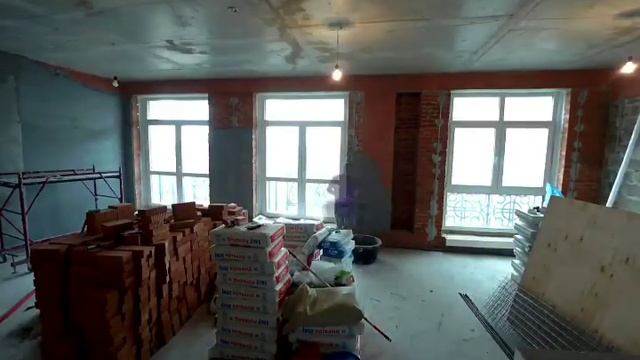 Первый этап проводимых работ при условии что будут выставляться перегородки - это штукатурка стен...
