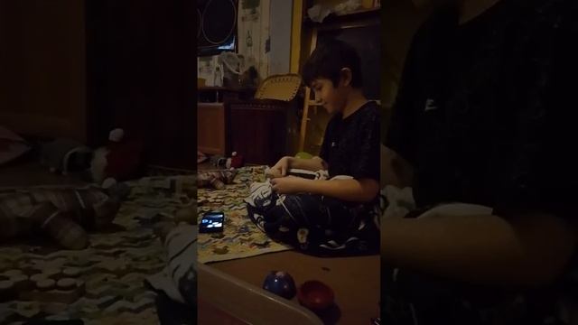 Играет - слова проскакивают