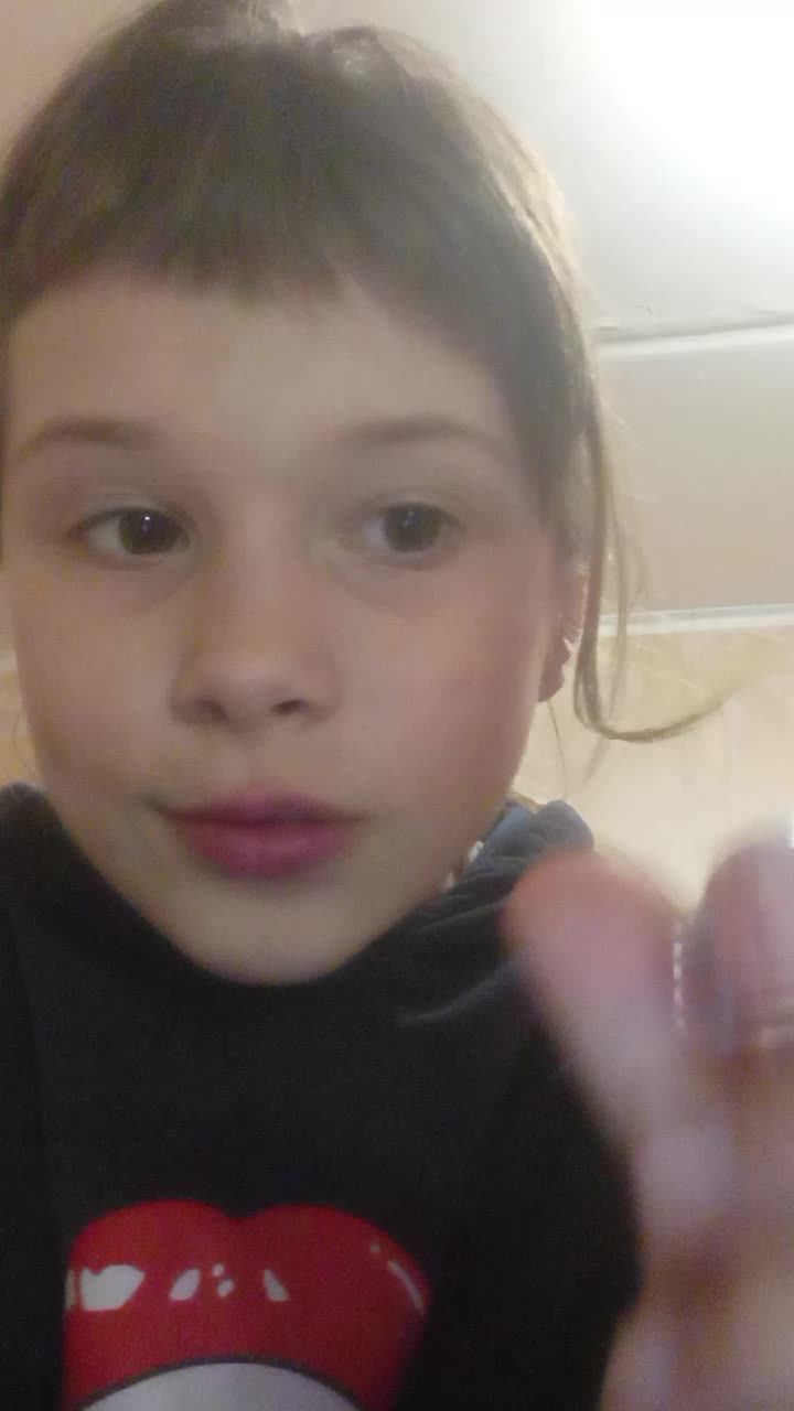 как я прокалываю уши сама 8 лет