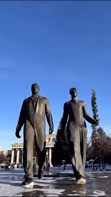 Нейросеть -памятники в движении ч.2