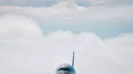 🛩️ Красивый самолет в облаках!