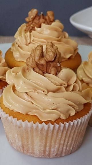 Кексы со сгущёнкой | Безумно вкусные капкейки! | @VkusnoProstoBistro | #shorts #кексы #рецепт