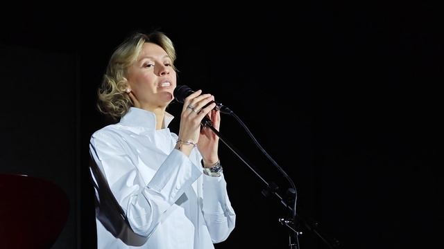 Анна Сеничева - "Не произнести"
