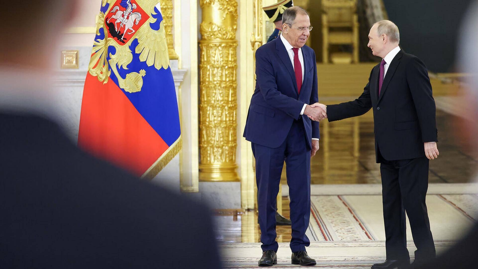 Путин наградил Лаврова в день его юбилея высшим орденом России
