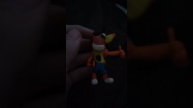 крэш бандикут из пластилина